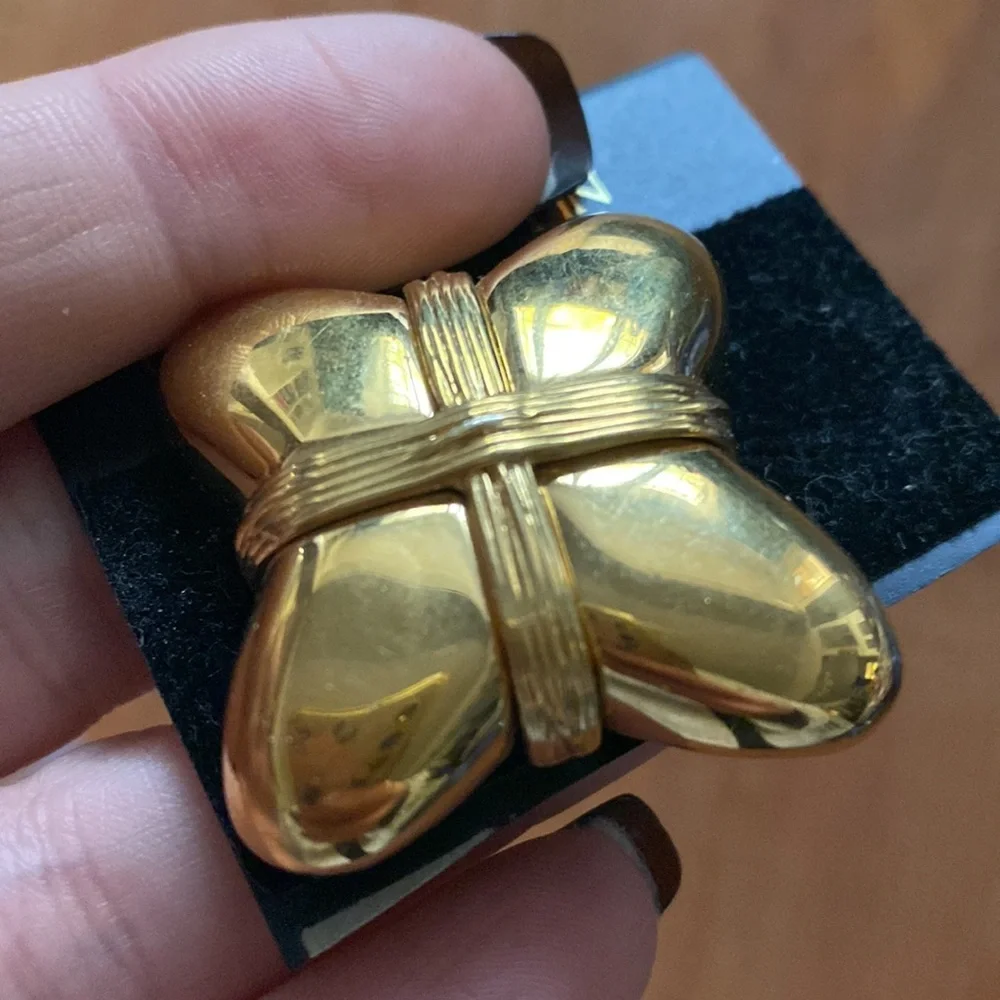 New Vintage Monet Gold Tone Metal Maltese Cross Pin Brooch Costume Jewelry